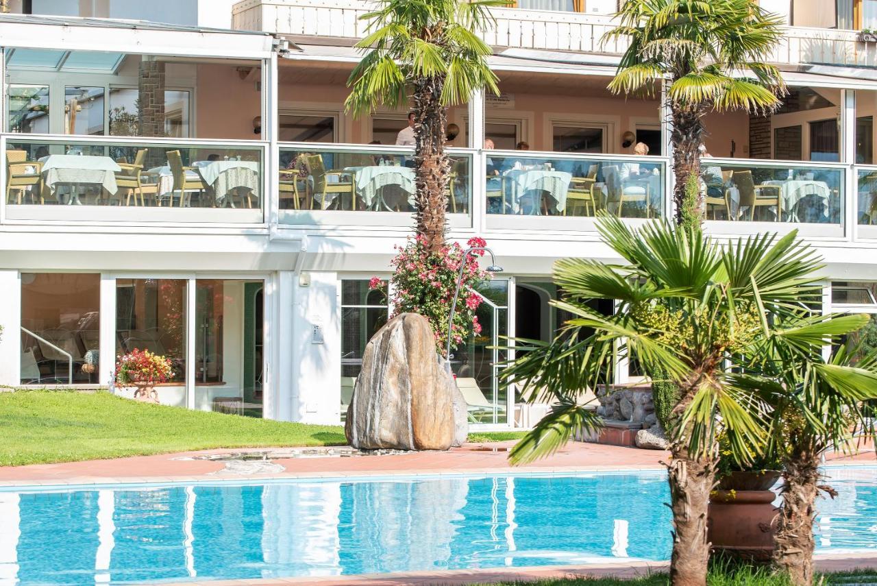 Glanzhof Hotel & Apartments Marlengo Esterno foto